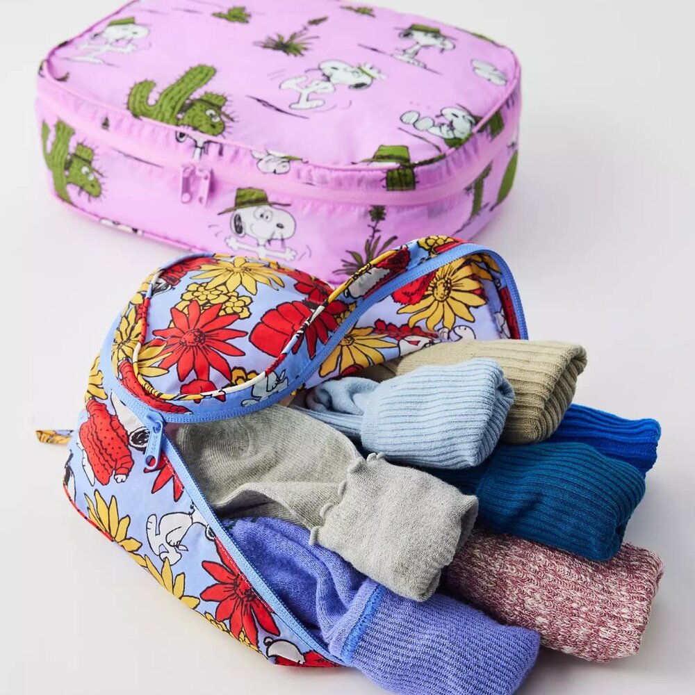BAGGU x Peanuts NWT Baggu Packing Cube Set - Peanuts (Floral Snoopy, Pink Spike) - Picture 3 of 8